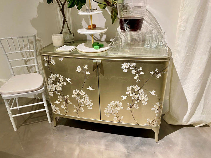 Caracole Eden Kommode Sideboard   CLA-021-462 von Instylior