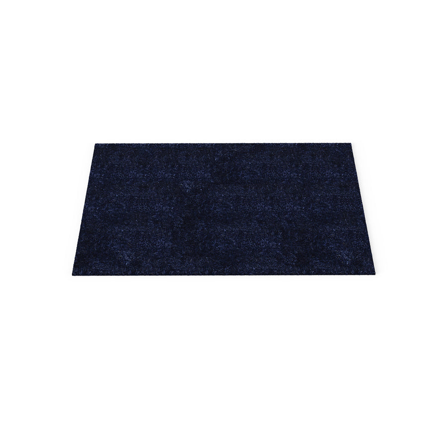Dôme Deco LAKE Teppich 140 × 200 in Dunkelblau – rechteckiger Designteppich für elegante Wohnräume