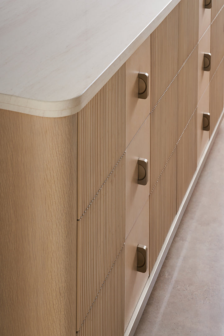 Caracole Kommode Dresser M143-022-032 von Instylior