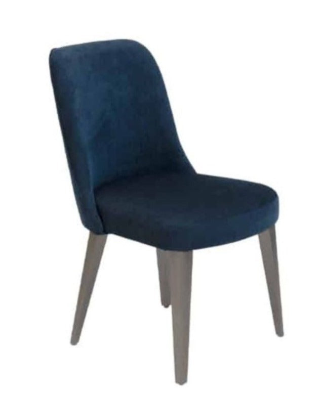Adriana Hoyos Stuhl  RM01-210 von instylior