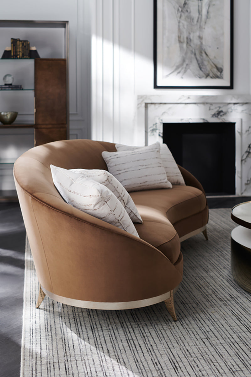 Caracole Main Event Sofa   SGU-021-011-A von Instylior