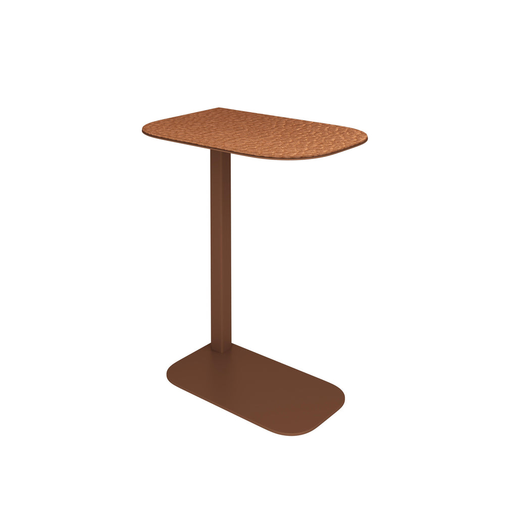 Dôme Deco DHURI Beistelltisch in Ocker – moderner Design-Beistelltisch
