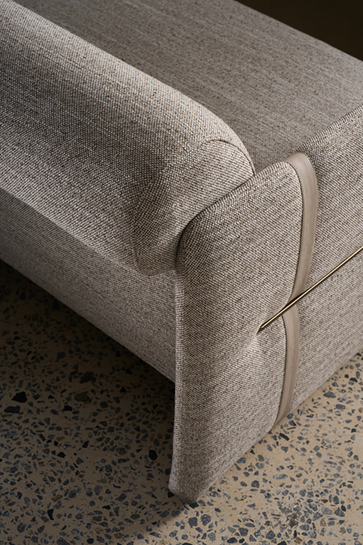 Caracole  Cigar Club Sofa UPH-022-014-B von instylior