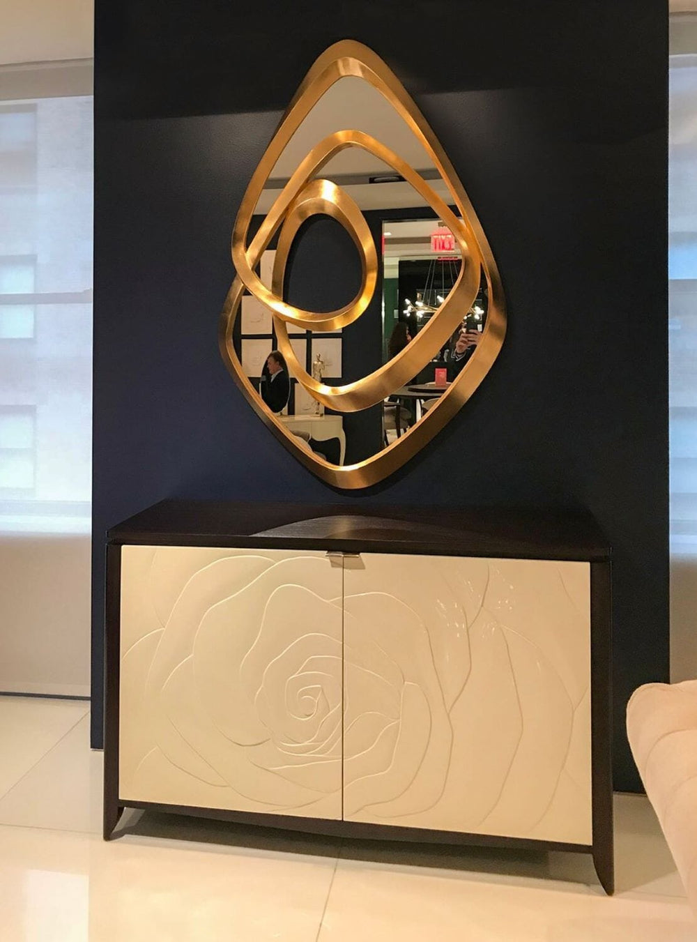 Christopher Guy handgeschnitztes Sideboard 85-0048 von Instylior Sideboards Buffets Christopher Guy 