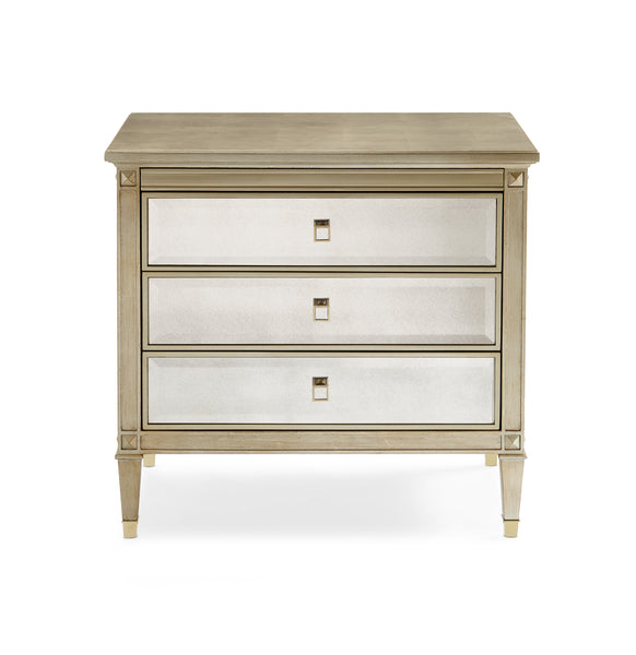 Caracole  A Classic Beauty  Nachttisch  CLA-016-064 von instylior