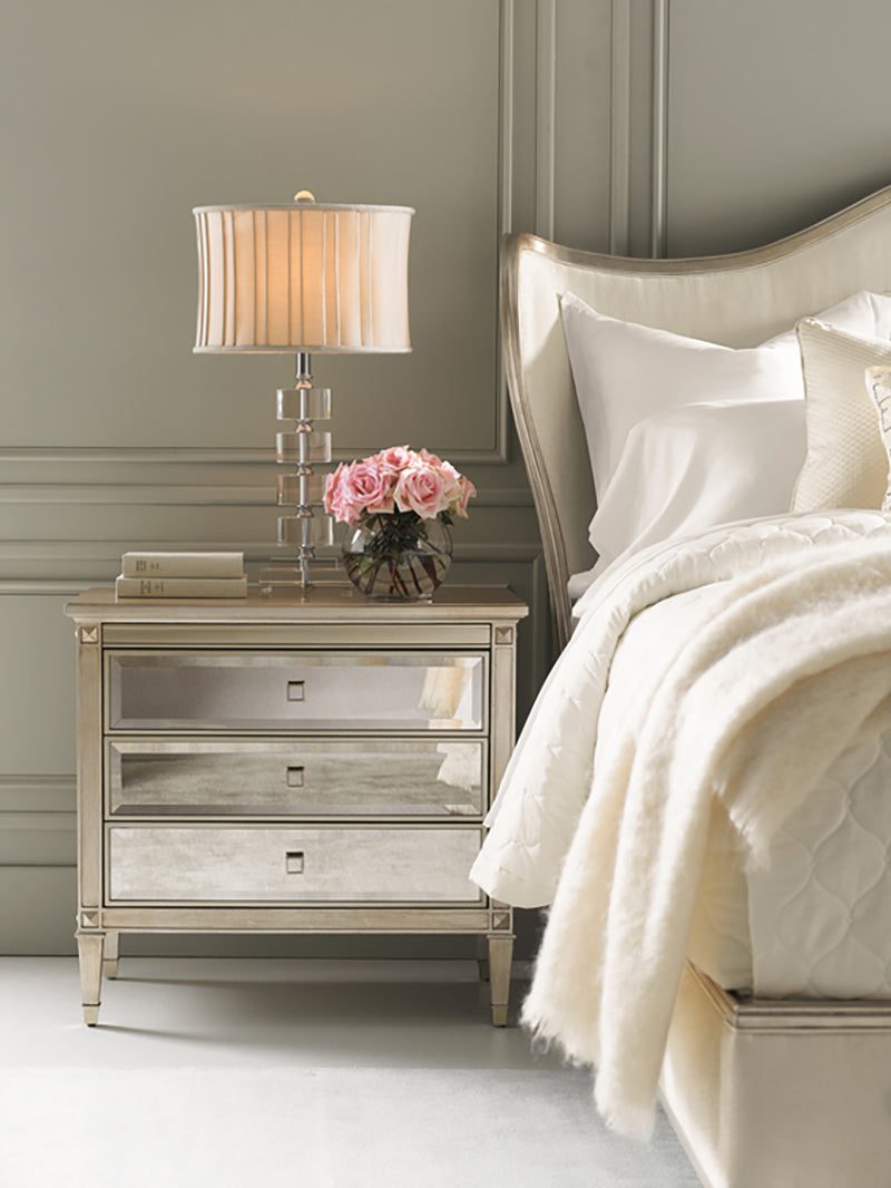 Caracole  A Classic Beauty  Nachttisch  CLA-016-064 von instylior