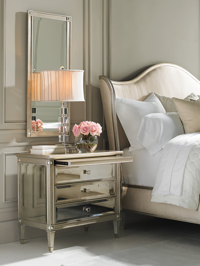 Caracole  A Classic Beauty  Nachttisch  CLA-016-064 von instylior