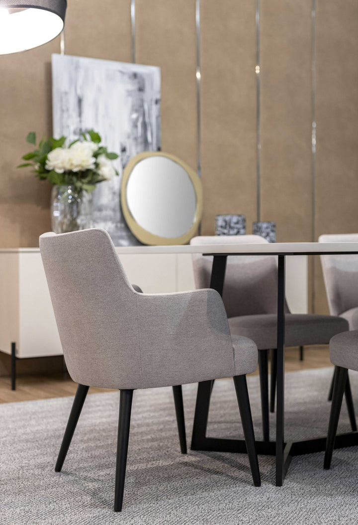 Stylish Club Sky Esstisch Ambienteansicht 9