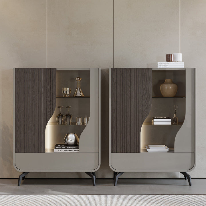 Evanyrouse Linard Vitrine mit Füßen – Lifestyleansicht 3