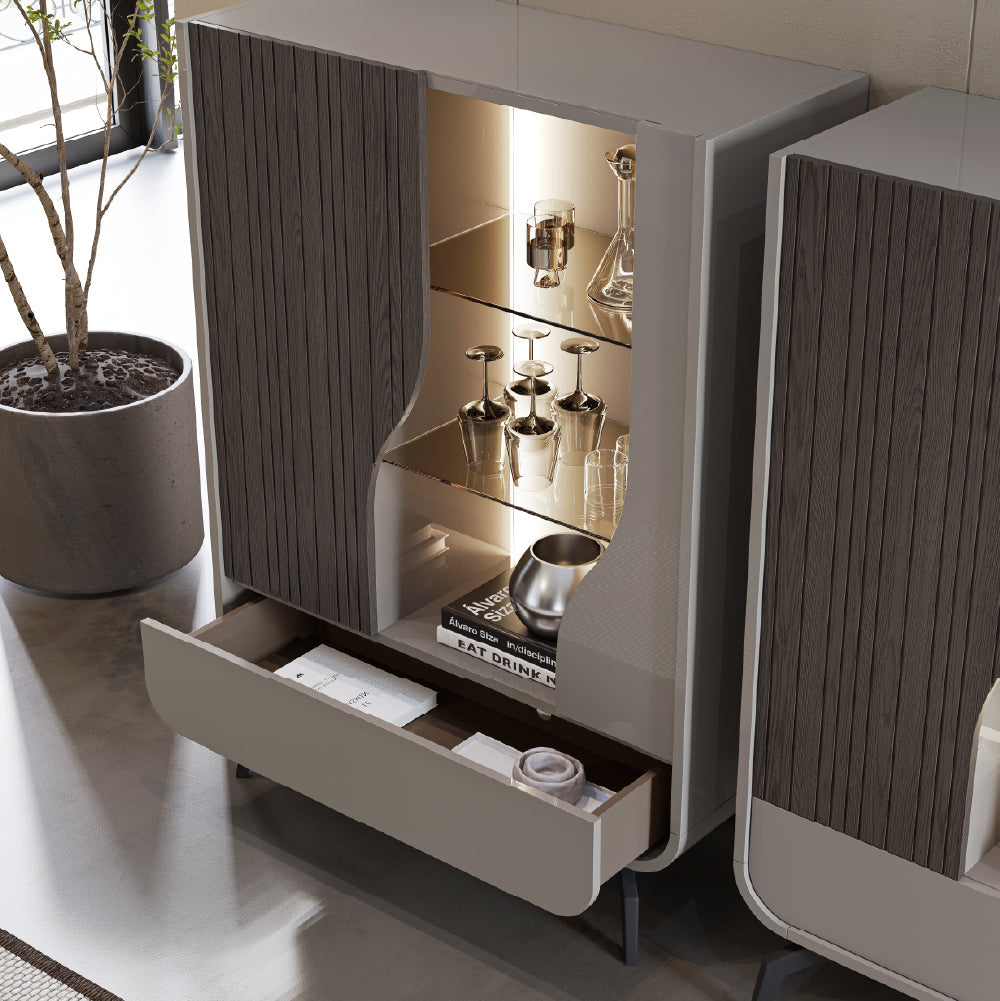 Evanyrouse Linard Vitrine mit Sockel – Lifestyleansicht 4